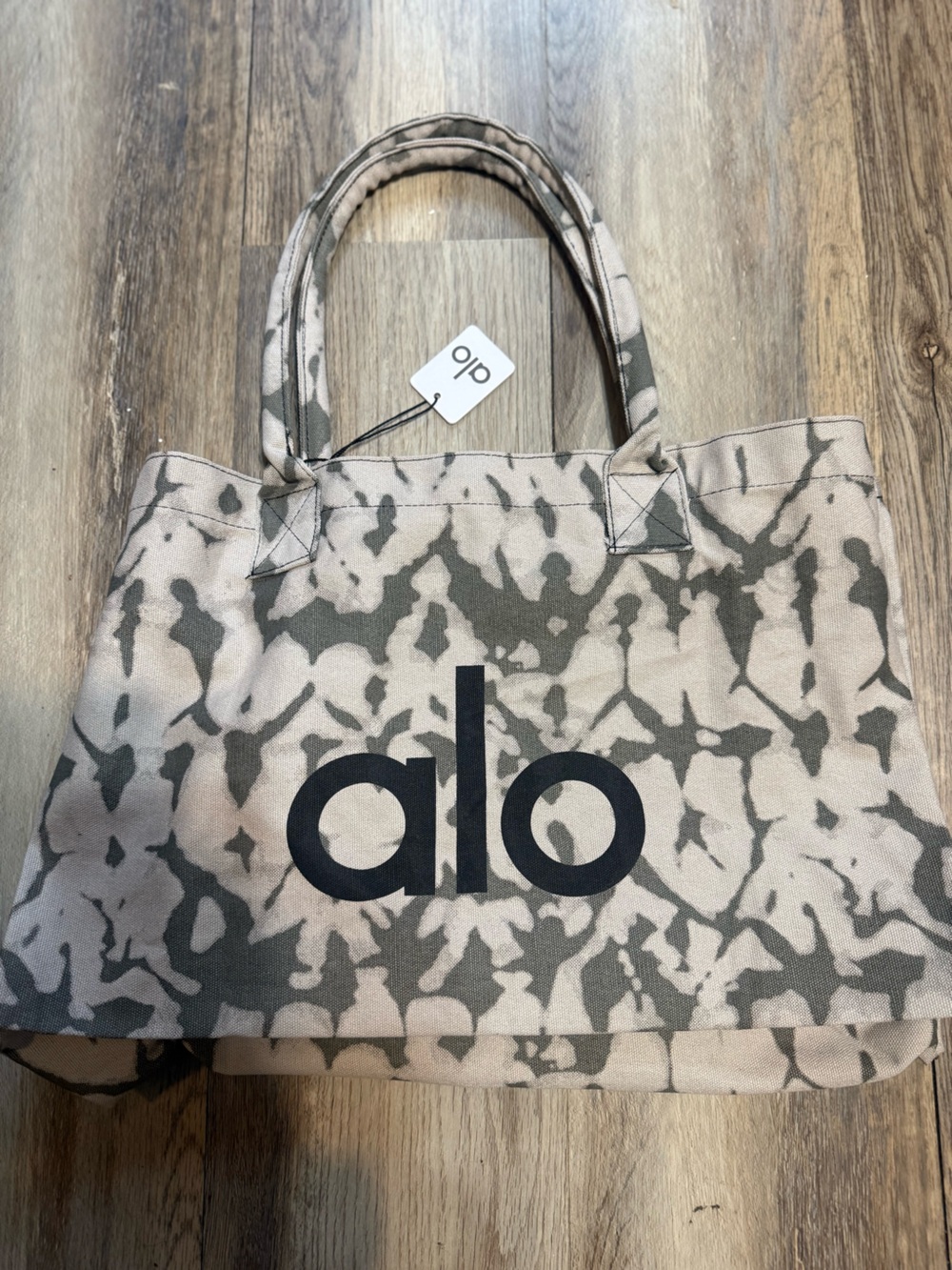 ALO Yoga Beige and Olive Tie-Dye Canvas Tote - Picture 4 of 6